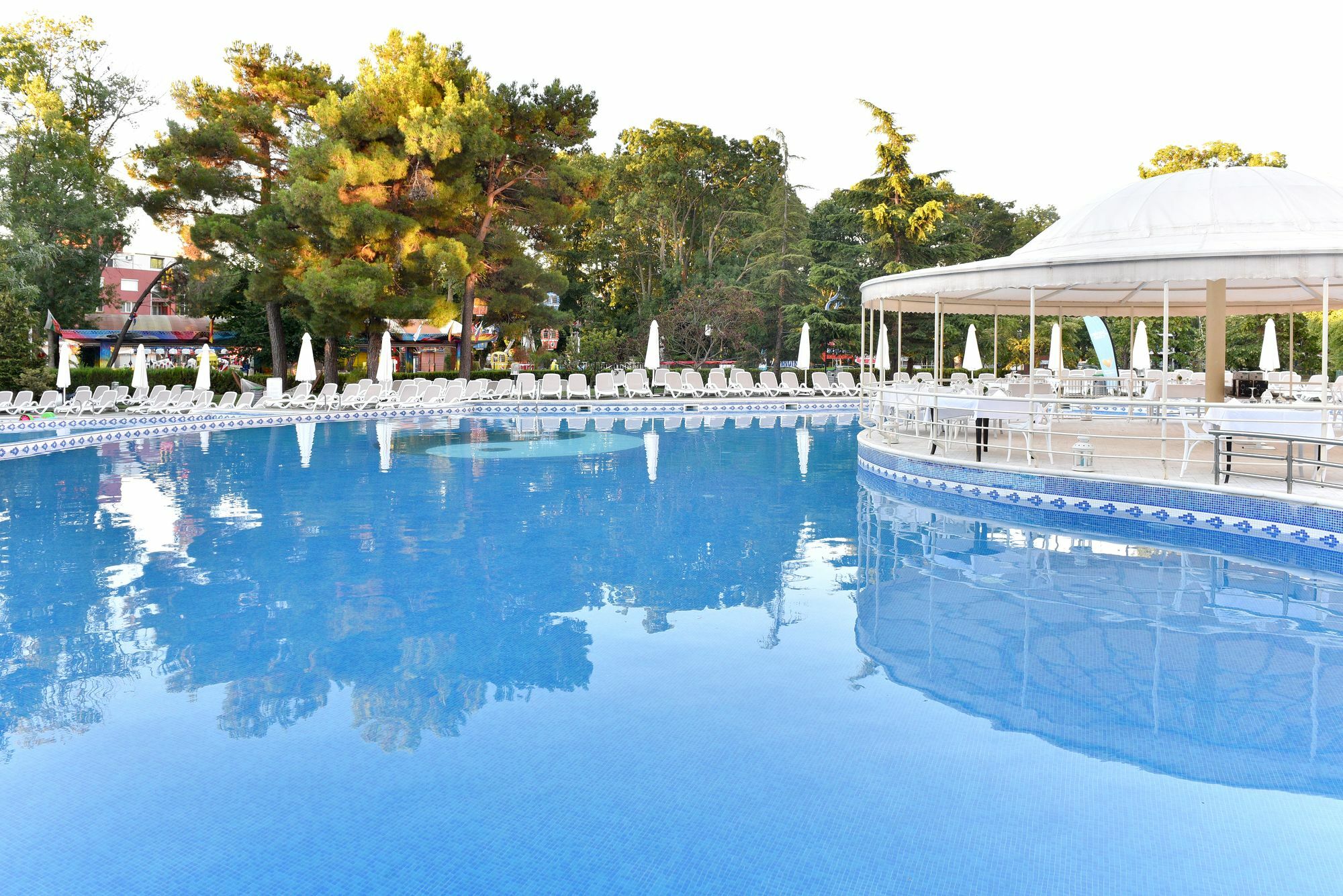 Ihotel Slăntjev Brjag Exteriör bild