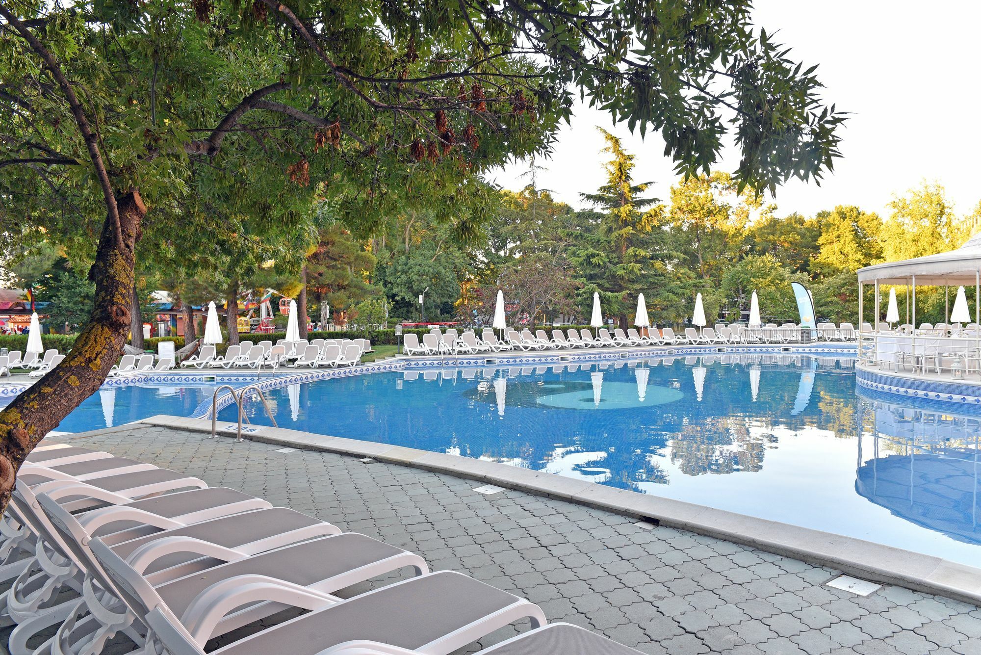 Ihotel Slăntjev Brjag Exteriör bild